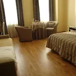 Cinzia 4*