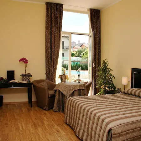 Cinzia Hotel 4*