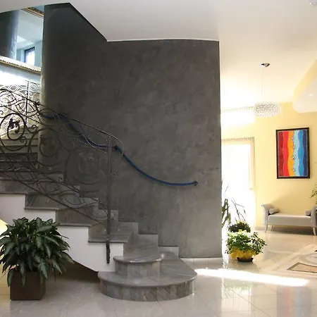 Cinzia Hotel 4*