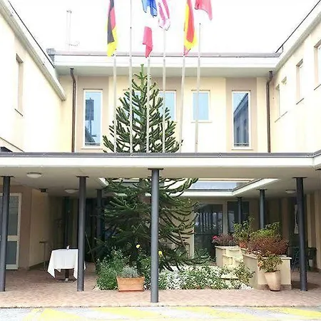 Cinzia 4*
